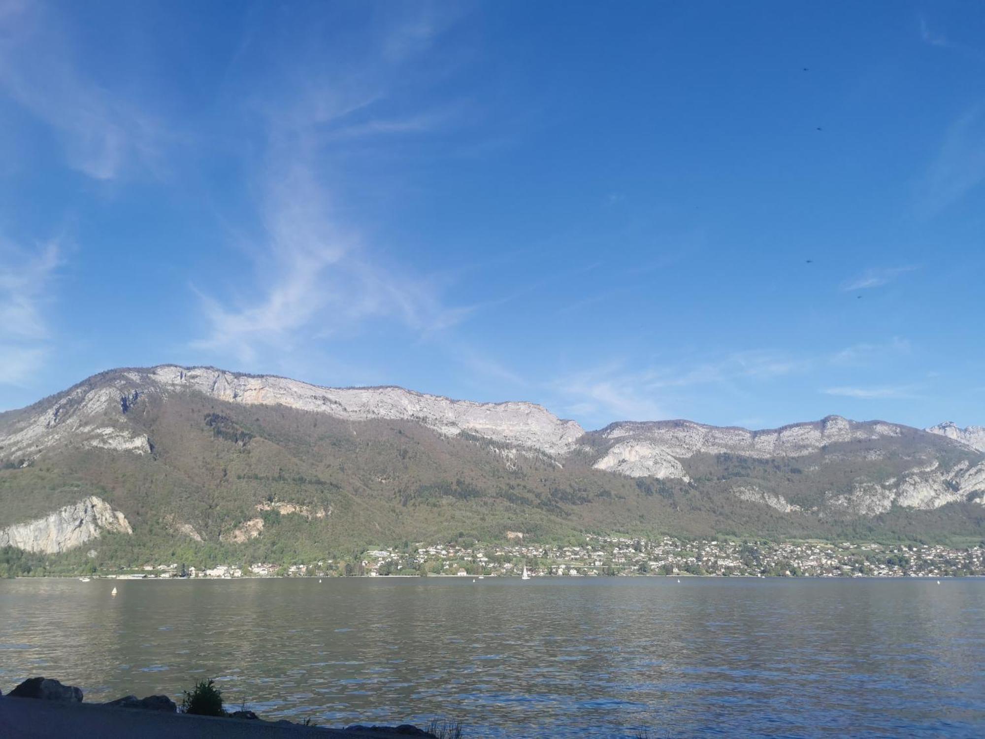 Charmant Appartement A 1 Minute Du Lac Annecy Exterior foto